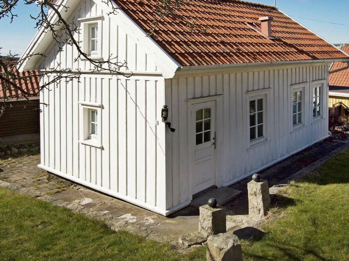 5 Person Holiday Home In Str Mstad Stromstad Bagian luar foto
